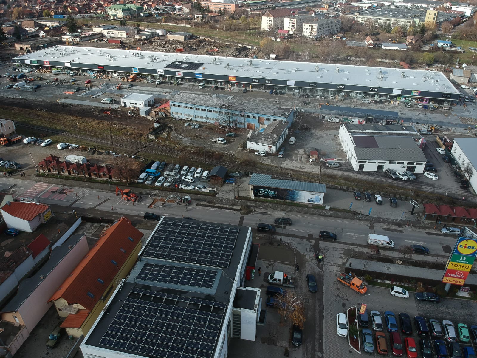 Mit láttunk a Szenátor üzlettársának csütörtökön megnyíló bevásárlóközpontjában?