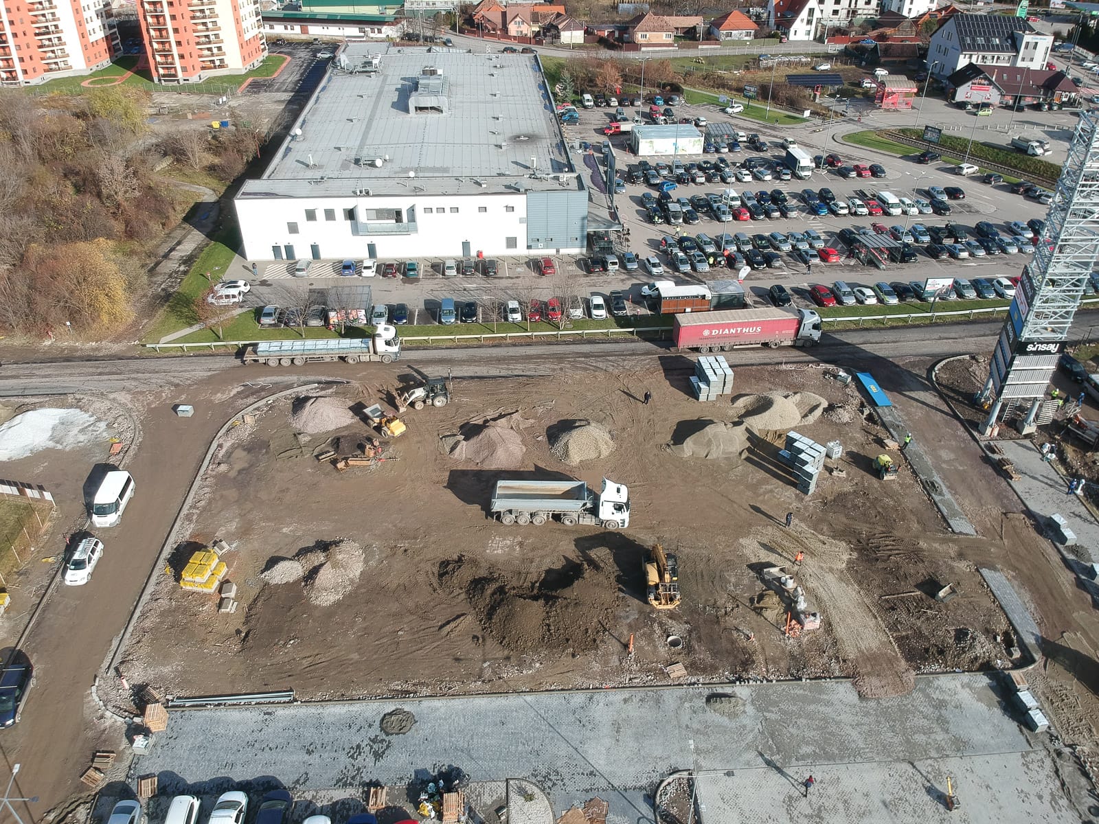 Mit láttunk a Szenátor üzlettársának csütörtökön megnyíló bevásárlóközpontjában?