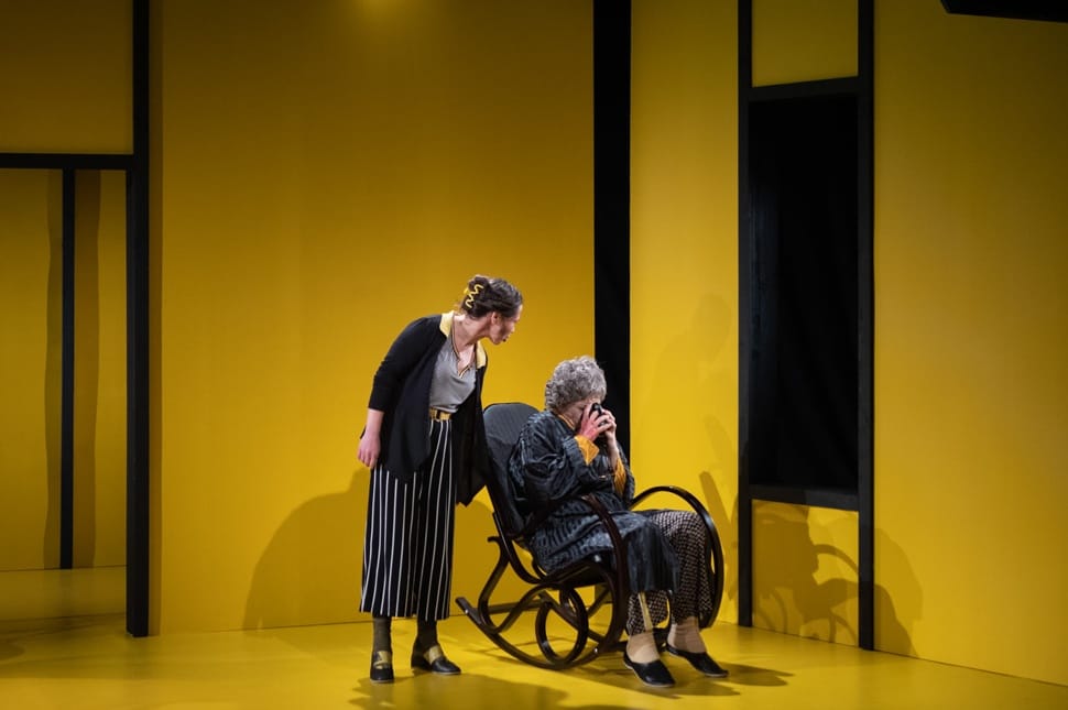 Leenane szépével a művészek megsegítéséért