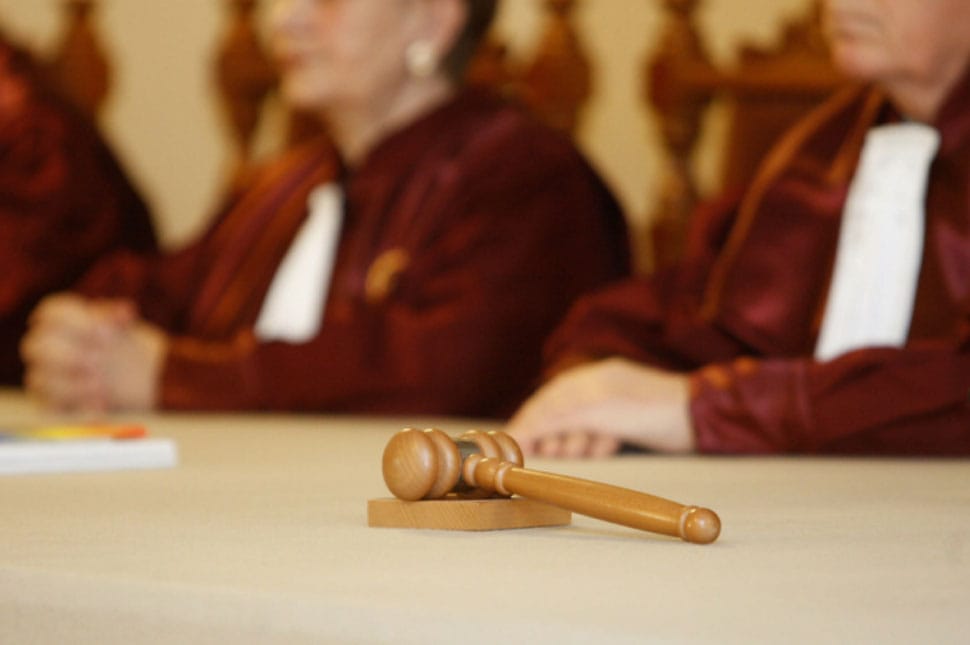 Alkotmányellenes a helyi mandátumokat meghosszabbító kormányrendelet