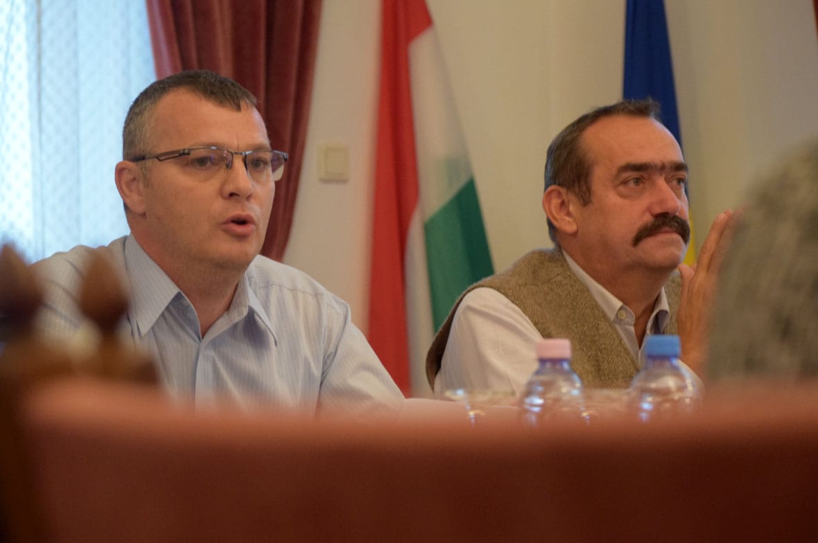 El kell távolítani a magyar zászlókat a városházából (frissítve)