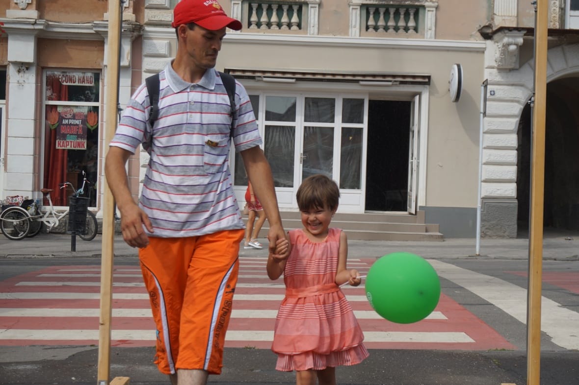 Nyitva van a párakapu, csak bújjatok rajta!