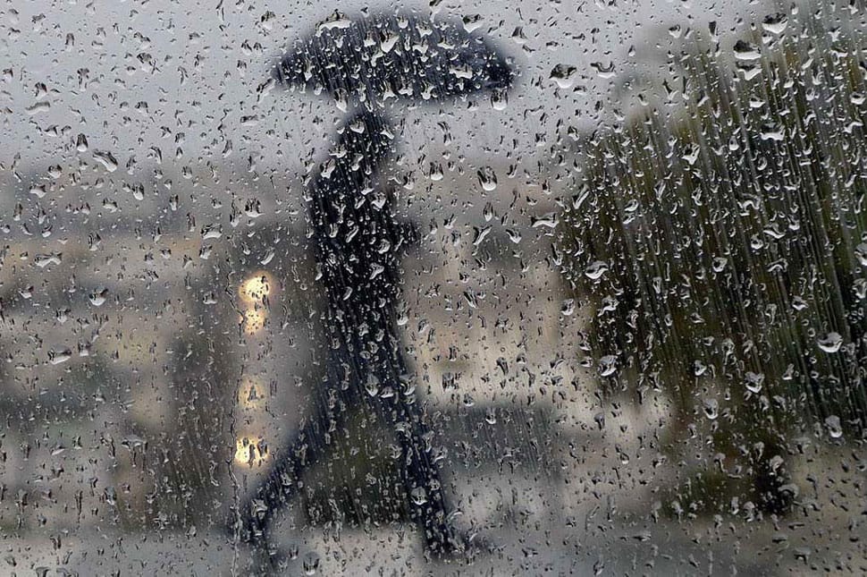 Erős szélre, csapadékra figyelmeztetnek