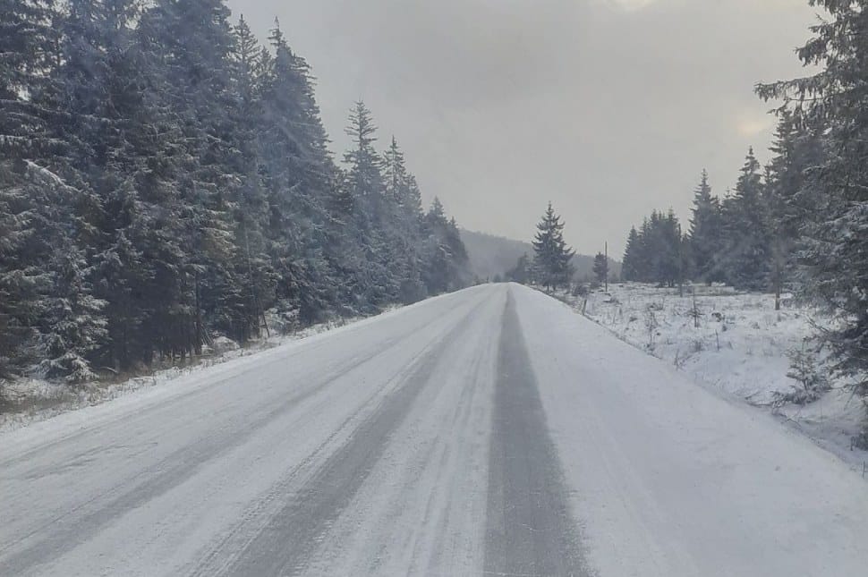 Lejegesedtek az utak szerda reggelre