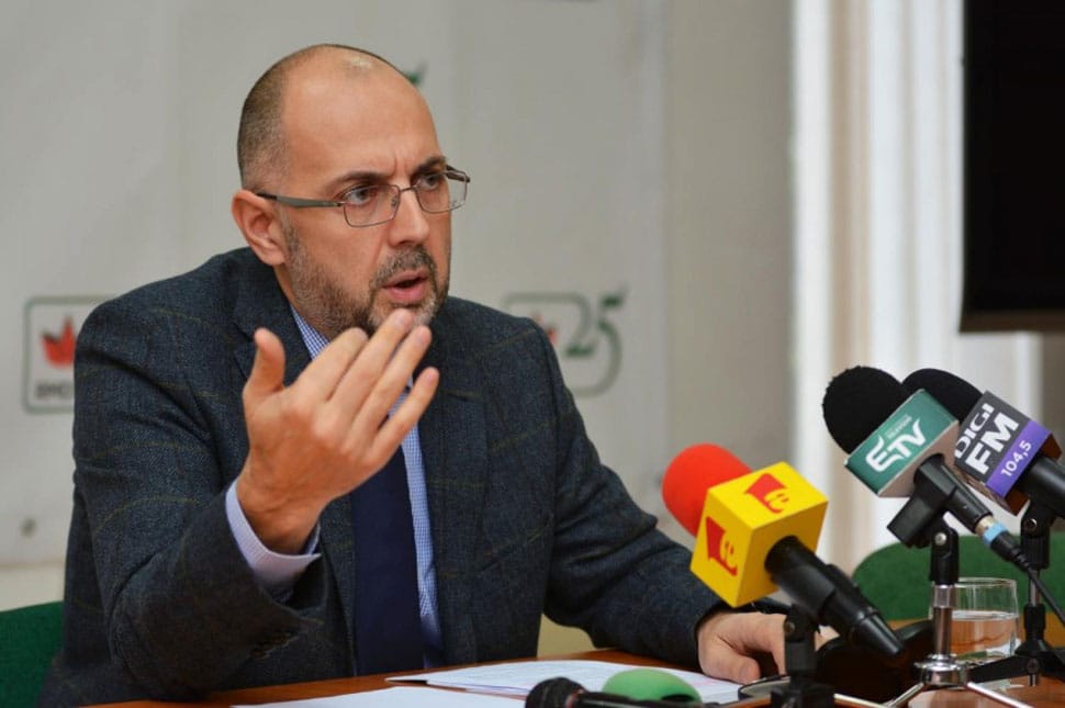 Több pártvezető kifogásolja a kormány intézkedéseit