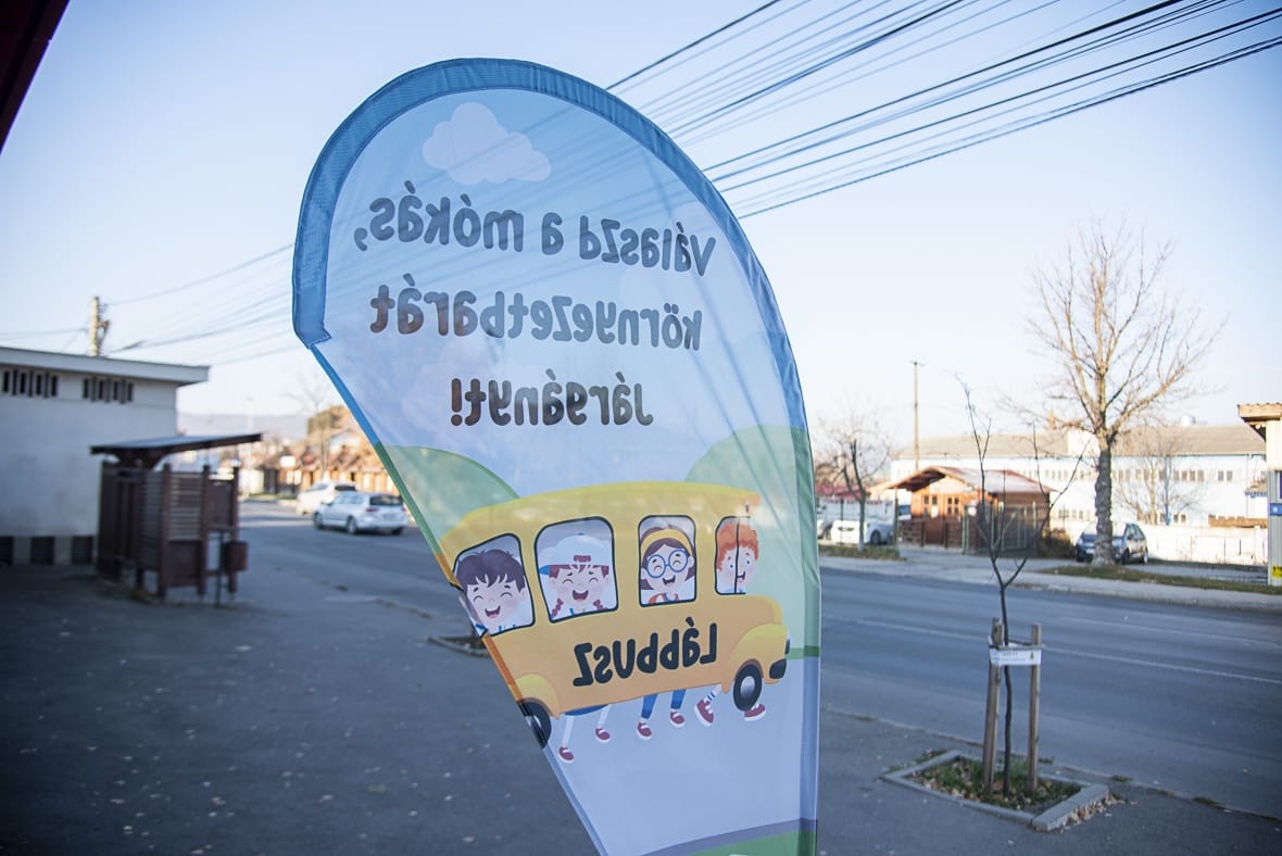 Közös mozizás a lábbusz utasainak