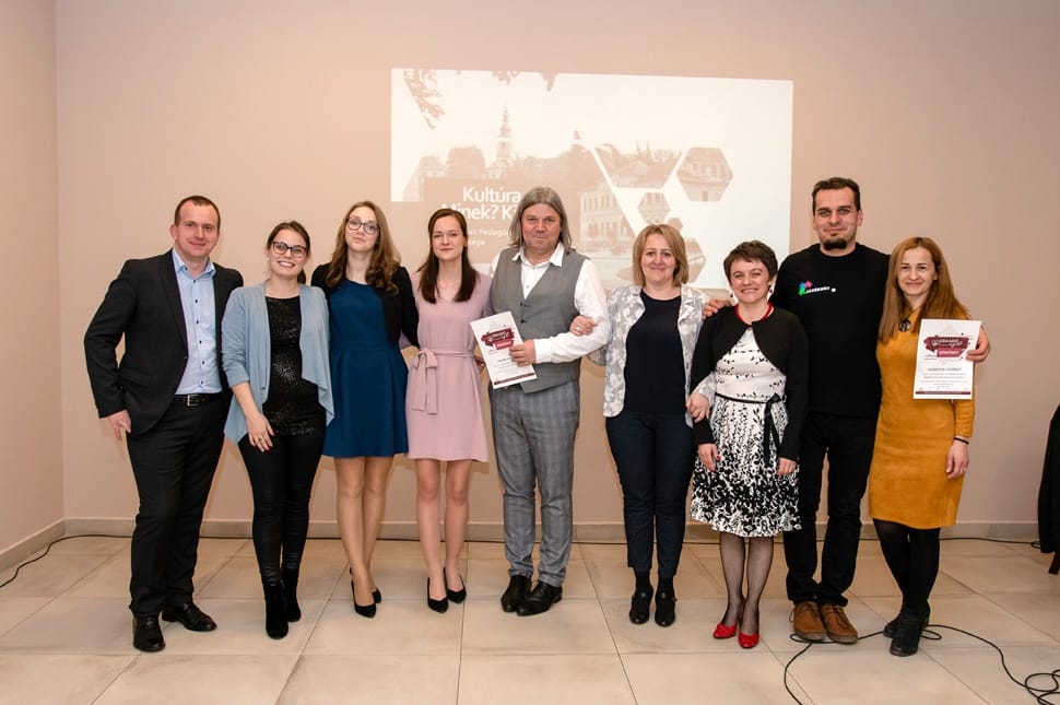 Az internetre költözik az Odaadó Est