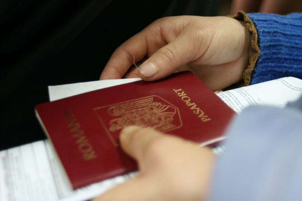 Kinyit az útlevélosztály