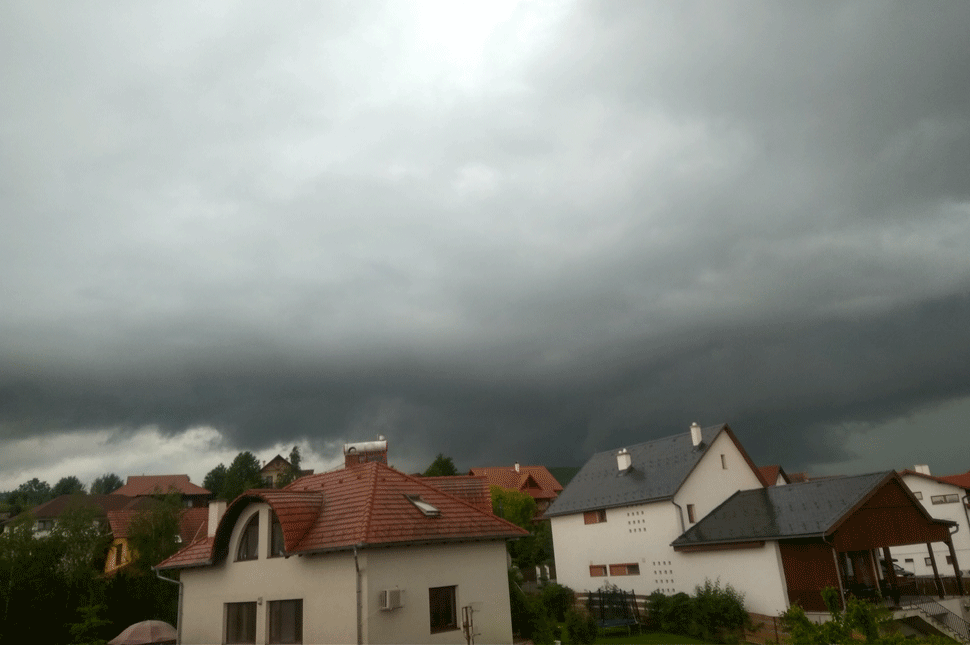 Viharosan kezdődik a hét