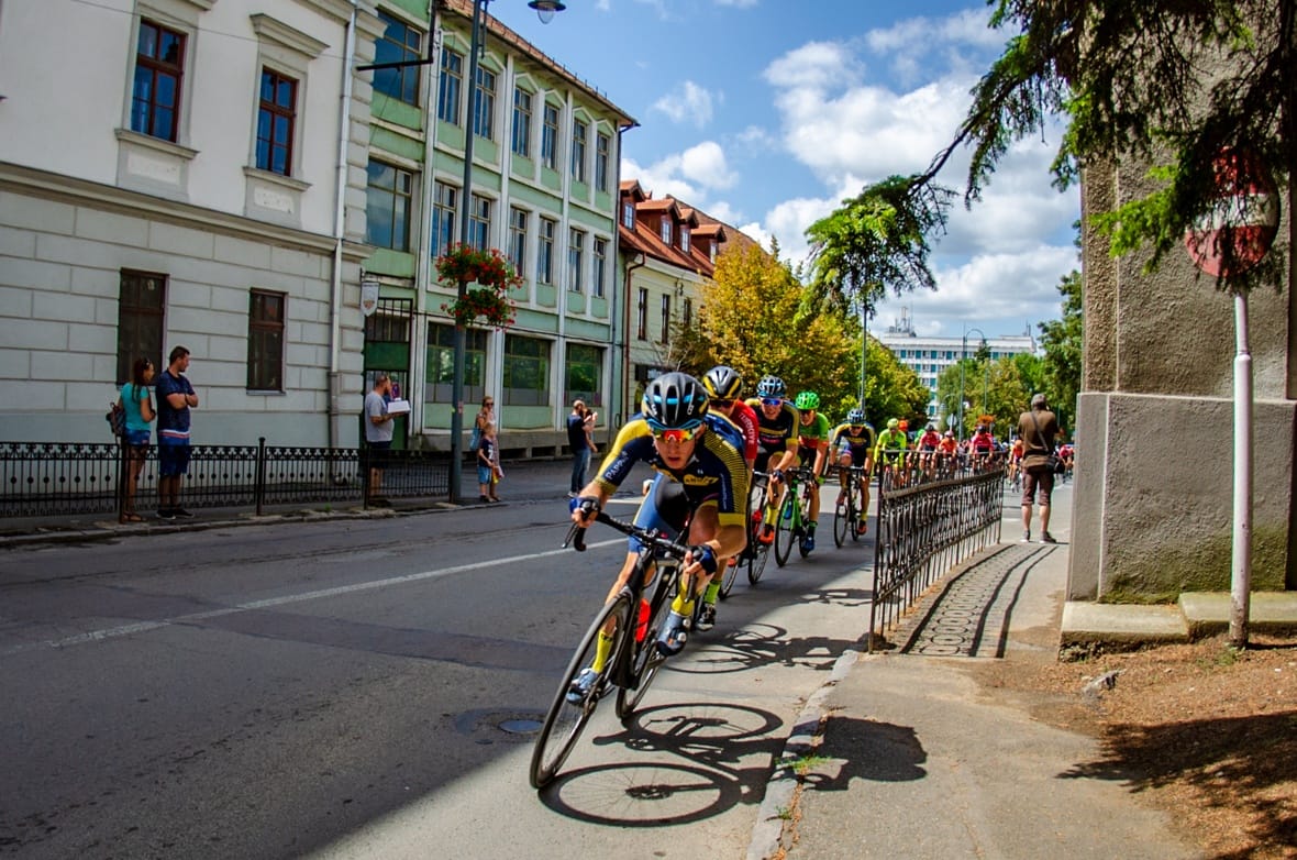 Állj félre, jönnek a bringások!