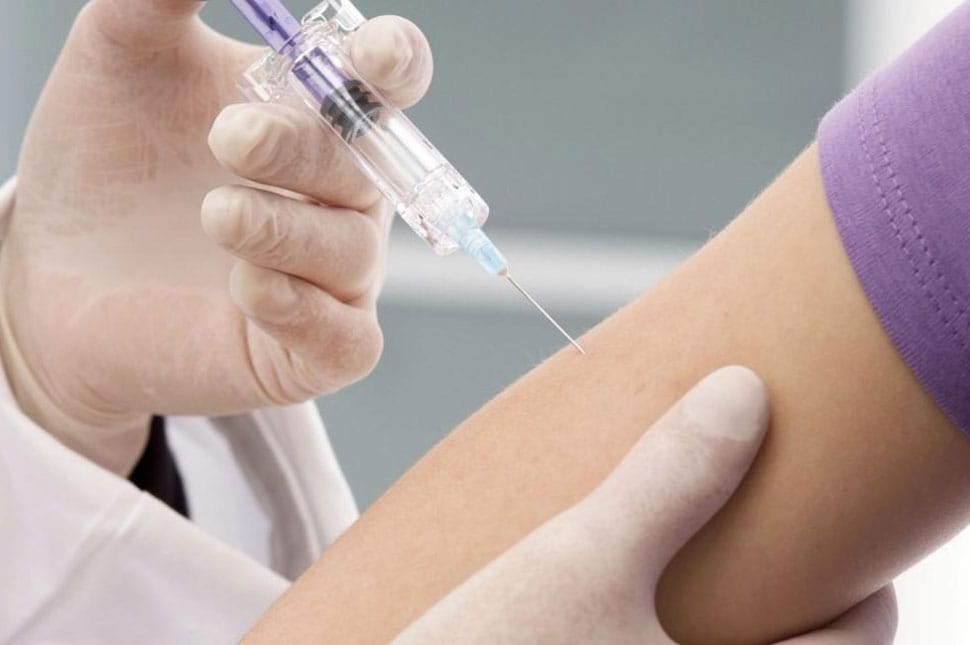 Bevált az oxfordi COVID-19 elleni oltás