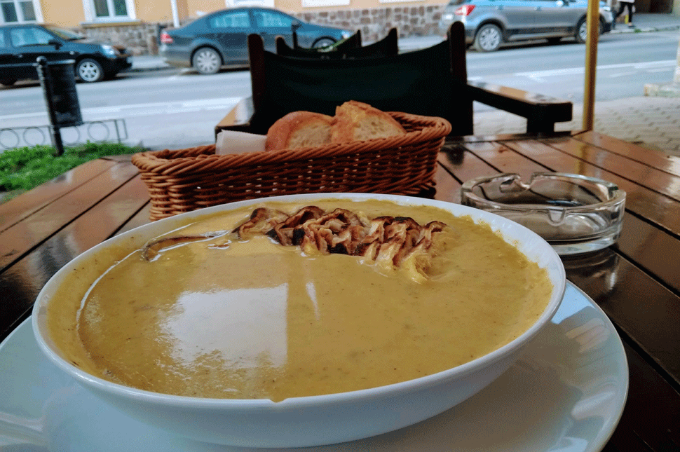 Hús is kerülhet a turisztikai vállalkozások levesébe