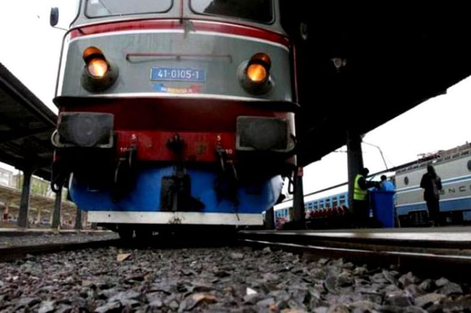 Elcsapott egy autót a bécsi gyors (videó)