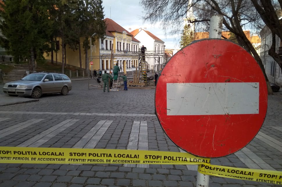 Útlezárásokkal kezdődik a péntek