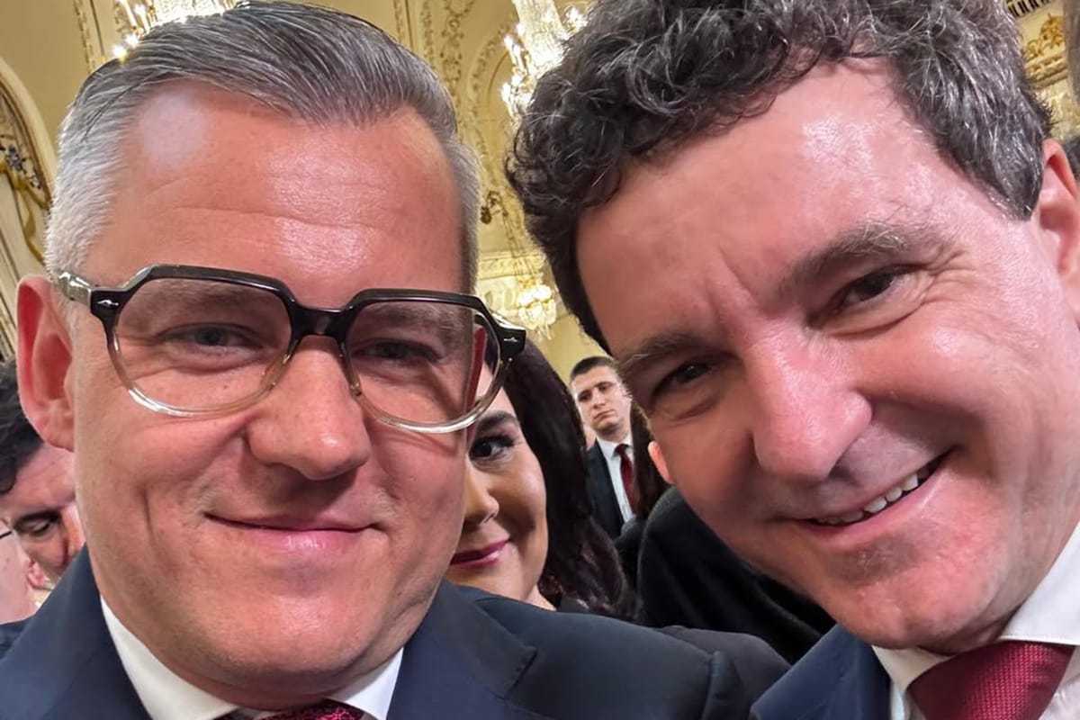 Szenzáció: Antal Lóránt elbeszélgetett a némával!