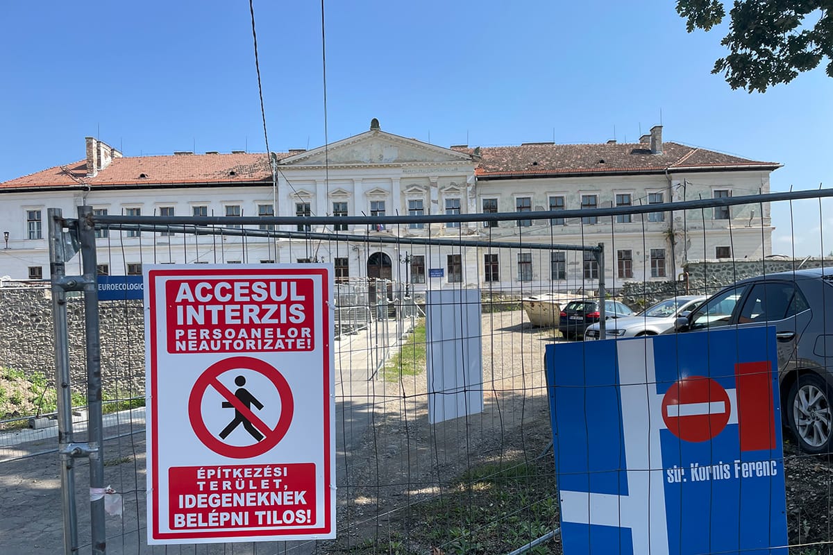 Omlásveszély miatt bezárták az Eötvös József Szakközépiskolát