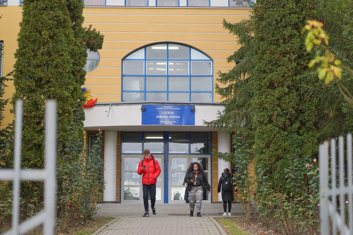 Începe Marea evaluare: dă note profesorilor tăi!