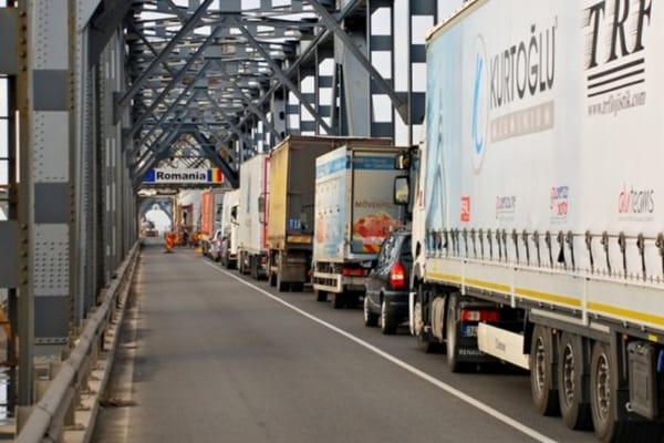 Nehézkes a forgalom a román-bolgár határnál