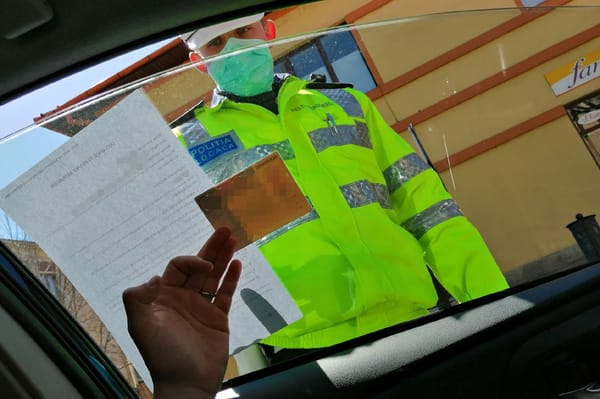 Maszkokat osztott ki a rendőrség Etéden