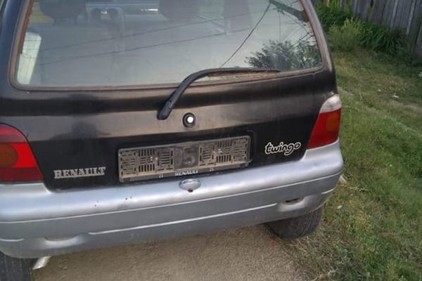 Menekülni próbált a rendszám nélküli autós