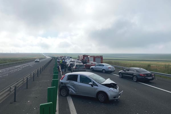 Tömegkarambol a tengerre vezető autópályán