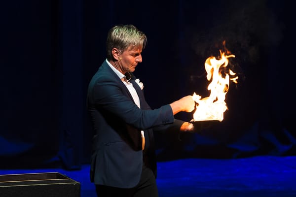 Bölöni és az illúzió mesterei Udvarhelyen – minden, amiről kár lemaradnod