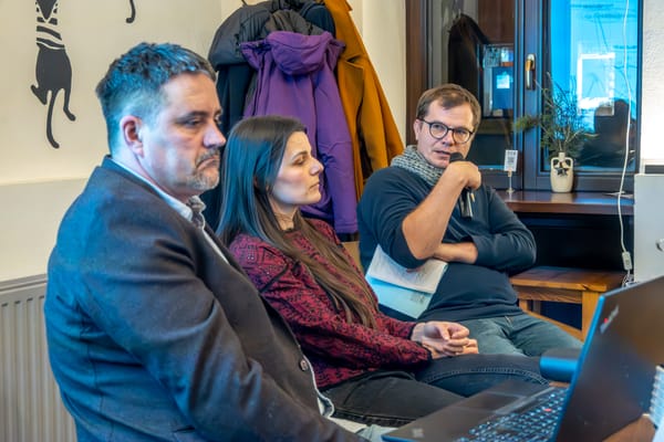 Hogyan darálja be az erdélyi szakmaiságot a magyar pénz?