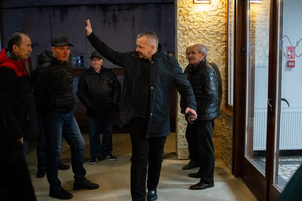 Valahol Temesvár és Zetelaka között megelőztük Bangladest