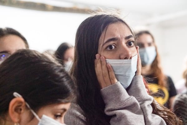 Orosz és iráni drónok közeledtek Udvarhely felé, a diákokat a menedékhelyre vezették