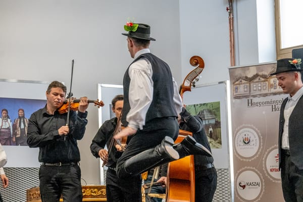 A mai nap jó híre: új teret kaptak hagyományaink