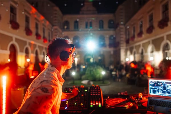 A nemzeti ünnepen túl: Udvarhely ezer arca a táncháztól az X-Faktorig